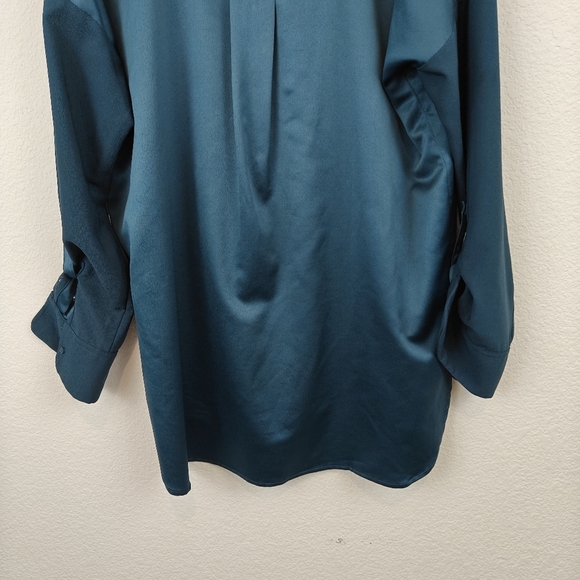 Lysse Kat Button Down Blouse Size Medium Women's Satin Button Up Shirt - Picture 12 of 15